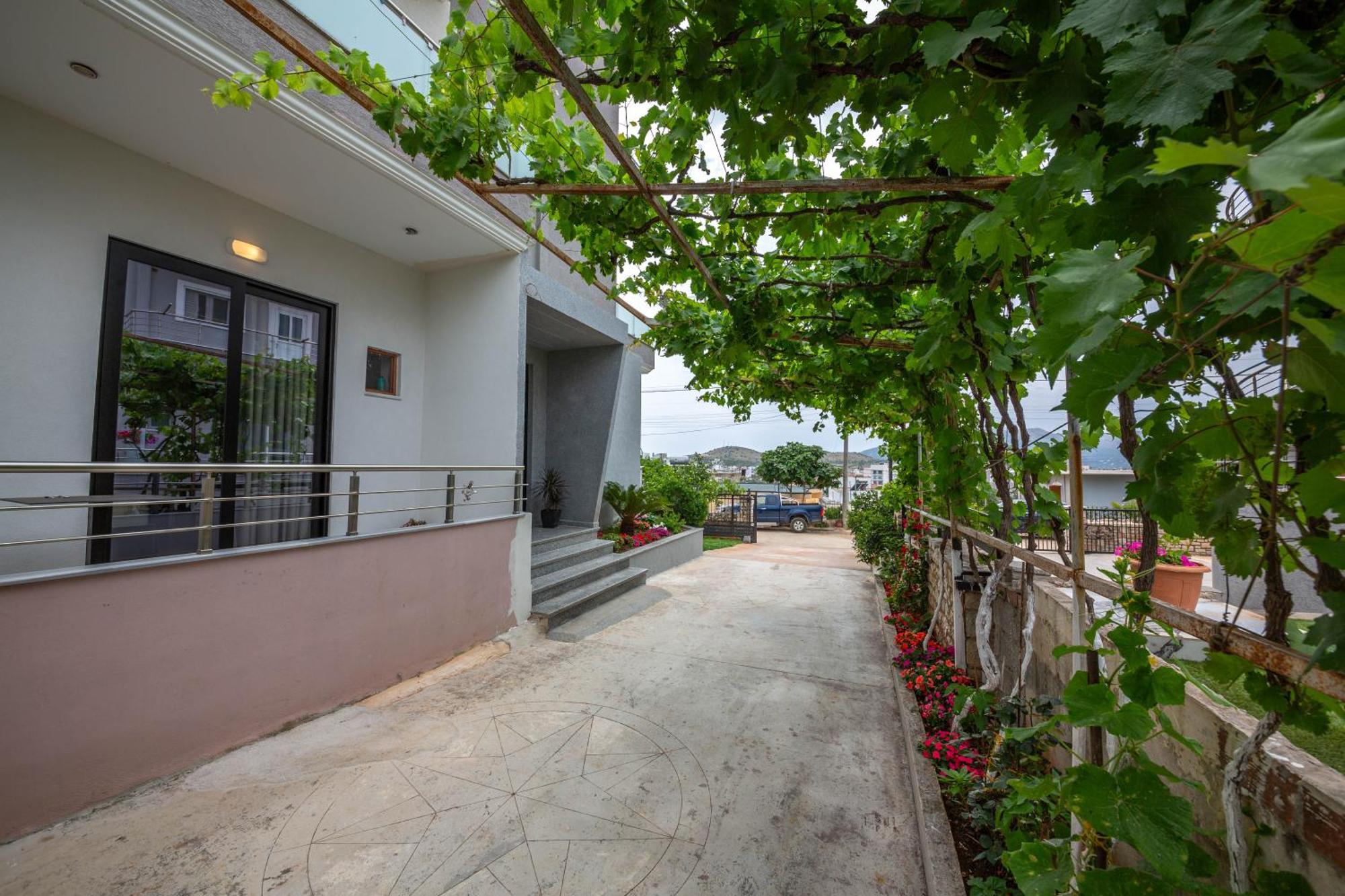 Vila Olserd Shehu Ksamil Luaran gambar